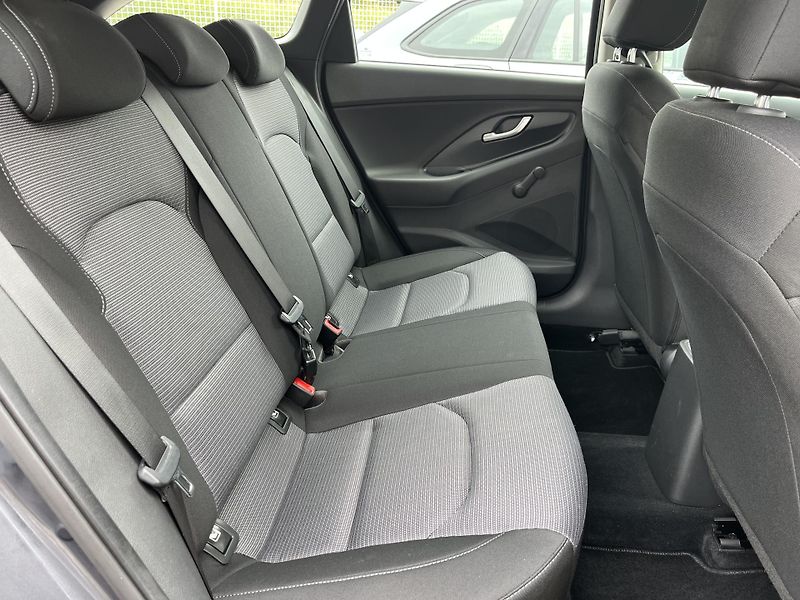 Hyundai i30 (2021) 1.6CRDI 85Kw 1.Majitel - fotka 18 z 20