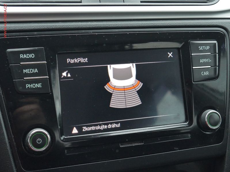 Škoda Rapid (2017) 1.0 TSi, ČR, Ambition, AC - fotka 15 z 23