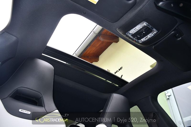 Mercedes-Benz CLA AMG 35 KESSY PANO 4MATIC - fotka 48 z 58