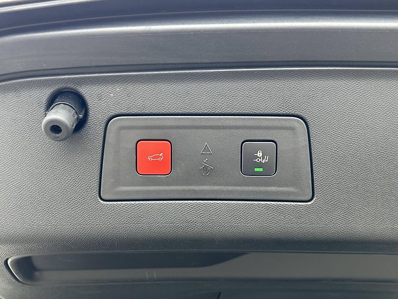 Peugeot 508 GT PACK HYBRID 225 e-EAT8 1.6 - fotka 27 z 27