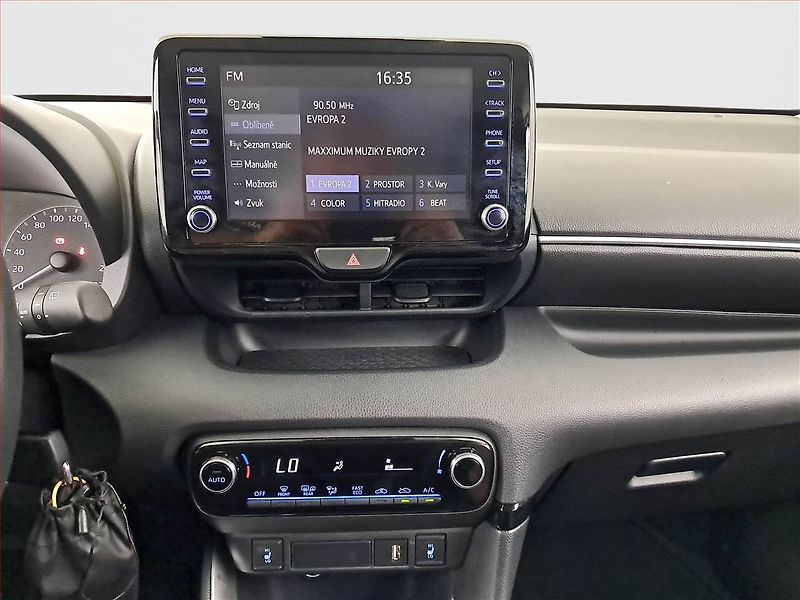 Toyota Yaris (2022) 1.5 VVT-i Hybrid - fotka 12 z 17