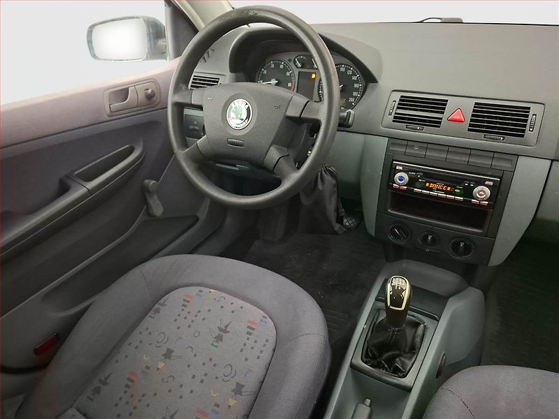 Škoda Fabia (2002) 1.2, nová STK, oblíbený vůz - fotka 7 z 13