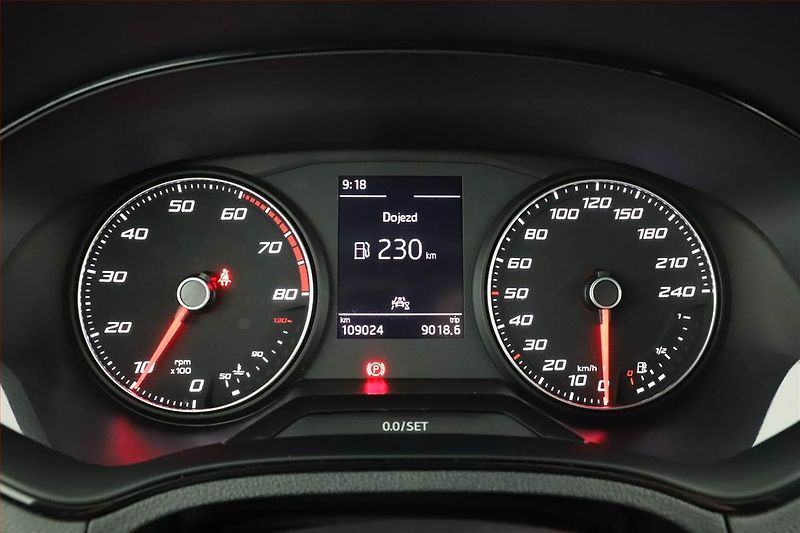 Seat Arona (2020) Xcellence 1.0 TSI, ČR,1.maj - fotka 9 z 14