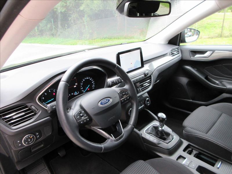 Ford Focus 1,0 i, Vyhř.sed,vol,okn, Navi, - fotka 11 z 29