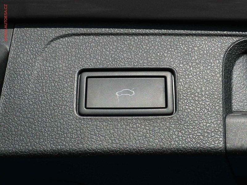 Volkswagen Passat (2021) 2.0 TDi, R-Line, DSG, TZ, - fotka 26 z 27