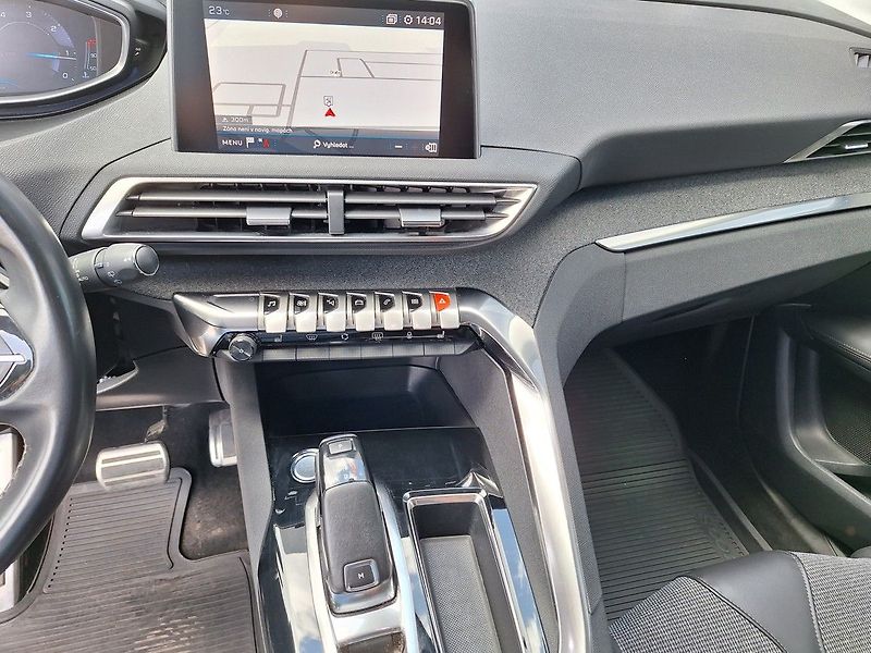 Peugeot 3008 (2017) ALLURE 1,6 BHDi 120k EAT6 - fotka 15 z 18