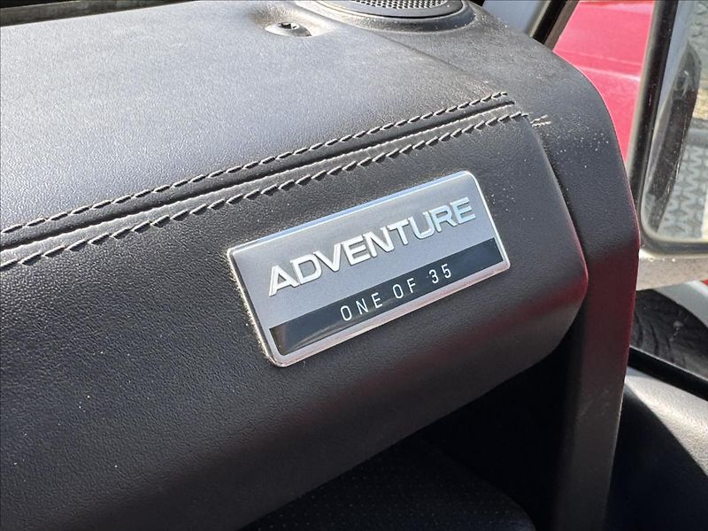 Land Rover Defender 2,2 110 TD4 STW Adventure ČR - fotka 23 z 25