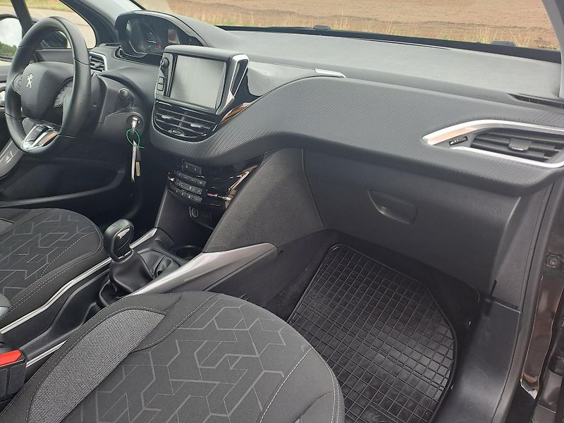 Peugeot 2008 (2017) 1.2  1. MAJITEL ČR PĚKNÝ STAV - fotka 13 z 31
