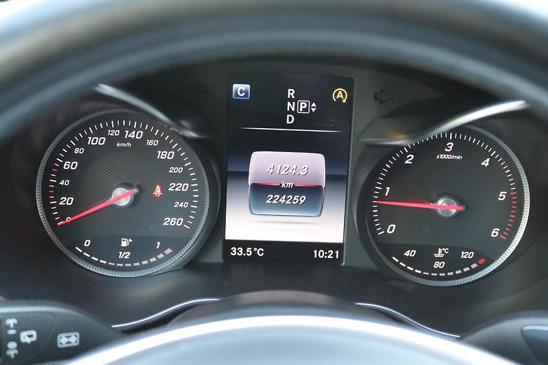 Mercedes-Benz Třídy C C 250 BLUETEC KOMBI AMG 150kW - fotka 29 z 49
