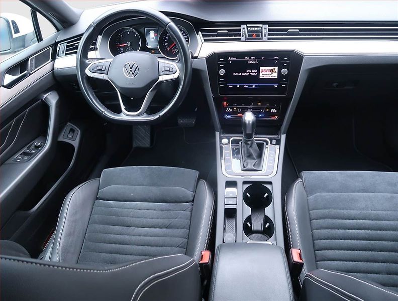 Volkswagen Passat (2020) Elegance 2.0 TDI, Automat - fotka 7 z 19