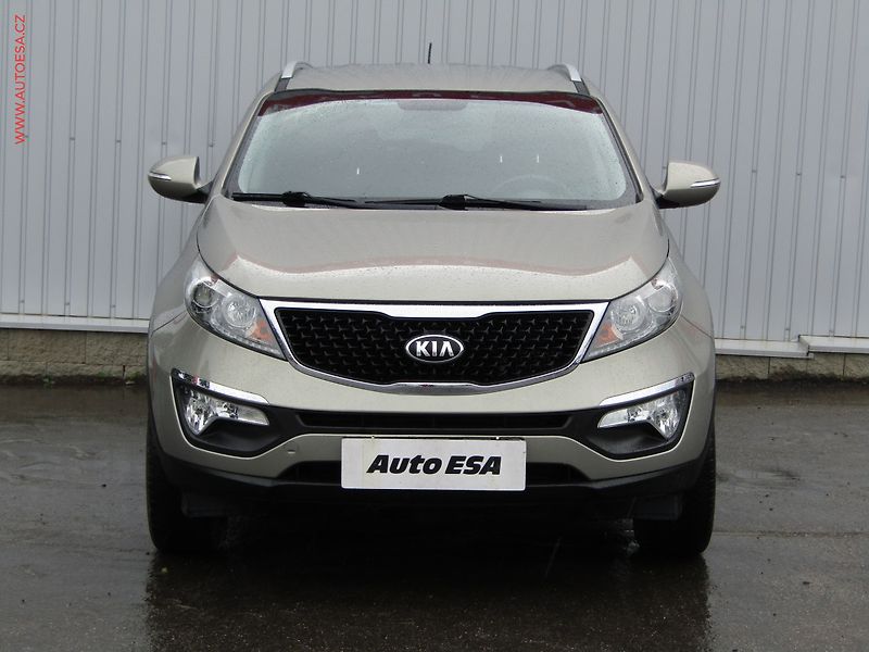 Kia Sportage (2015) 1.7CRDi, ČR, AC, park. kamera - fotka 2 z 23