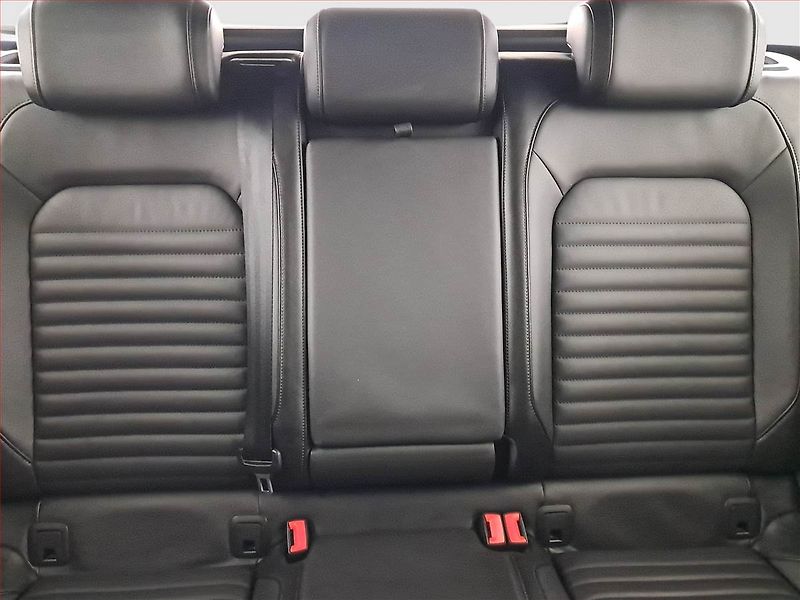 Volkswagen Passat (2018) 2.0 TDI, 4X4, Automat, Kůže - fotka 10 z 25