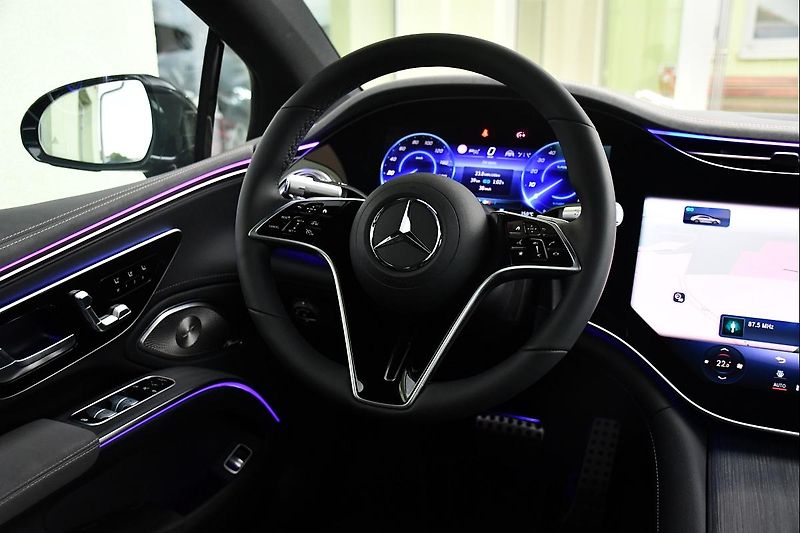Mercedes-Benz EQS 580 4M AMG HYPERSCREEN 99%SoH - fotka 6 z 46