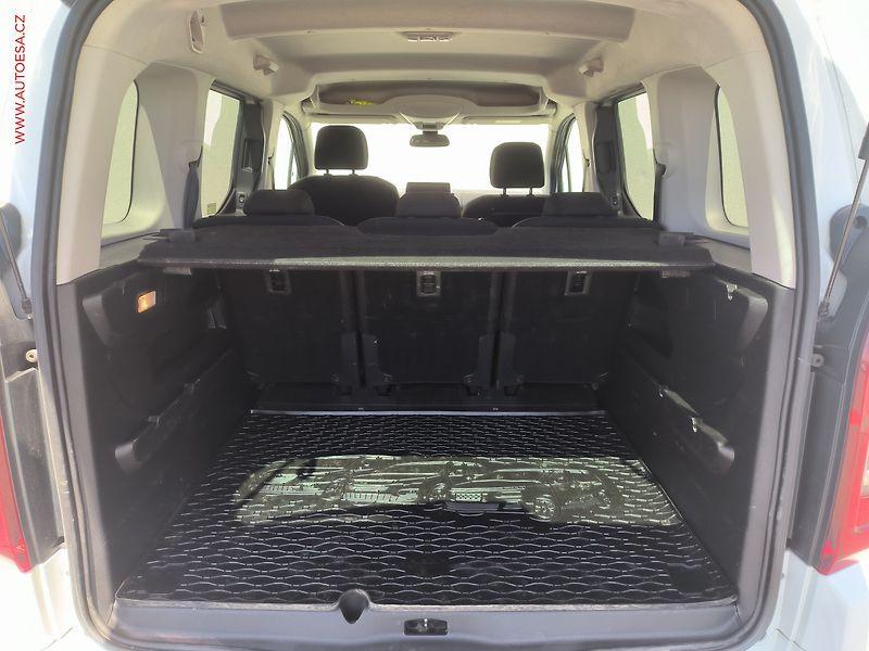 Opel Combo (2022) 1.5CDTi, 1.maj,ČR, Elegance - fotka 7 z 19