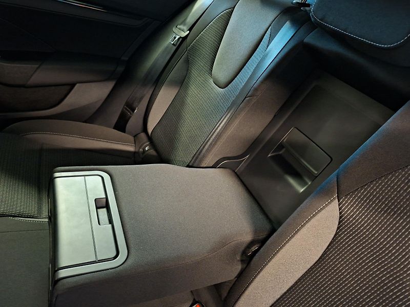 Škoda Octavia (2023) 2.0 TDI, VYHŘ.VOLANT, TAŽNÉ - fotka 14 z 24