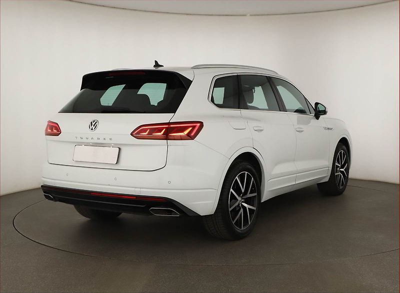 Volkswagen Touareg (2020) 3.0 TDI, 4x4, Vzduch, ACC - fotka 5 z 31
