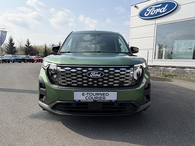 Ford Tourneo Courier (2026) Titanium, Tourneo, 43 kWh Elek - fotka 8 z 20