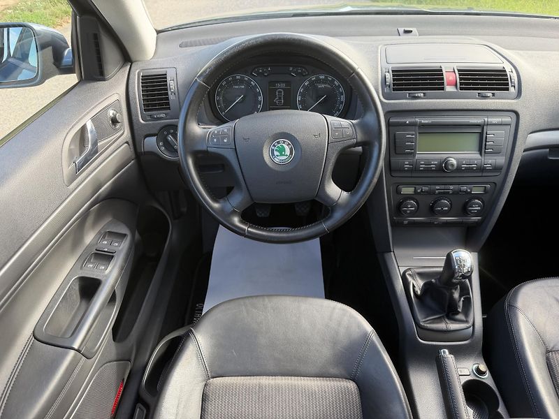 Škoda Octavia 2,0TDI 103kW Elegance BEZ DPF - fotka 31 z 57