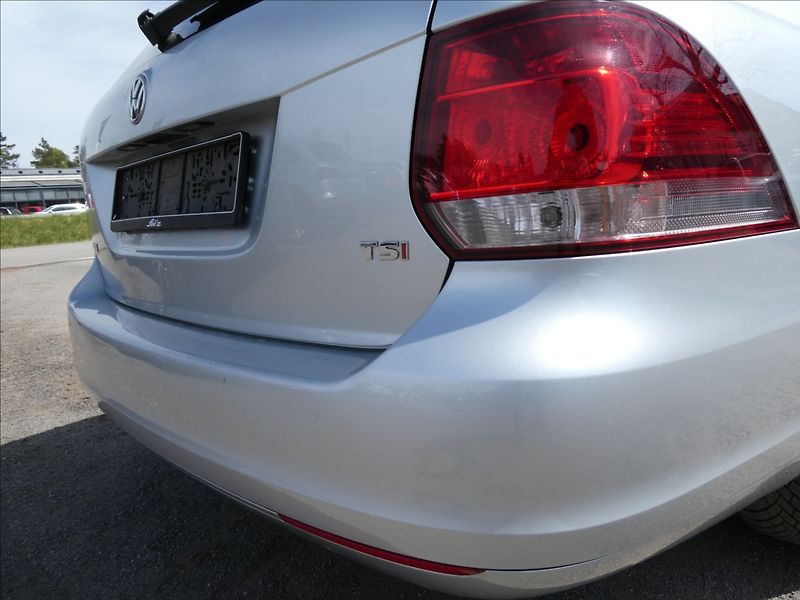 Volkswagen Golf 1,4 TSi 90kW STYLE,auto klima - fotka 10 z 43