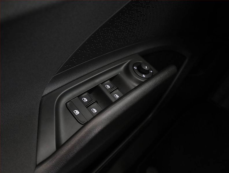 Škoda Elroq (2025) Essence 60 (63 kWh), SoH 95% - fotka 16 z 21