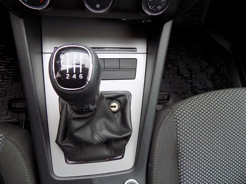 Škoda Octavia (2015) 1.4TSi/1.Maj.ČR/klimatizace/ - fotka 27 z 32