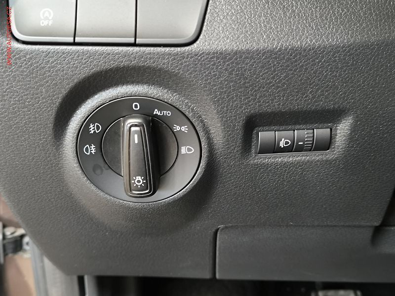 Škoda Fabia (2015) 1.2 TSI, ČR, AC, tempo, park - fotka 16 z 17