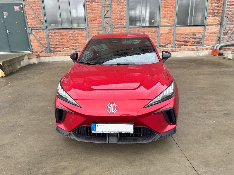 MG MG4 (2023) EV Elegance 64 kW - fotka 5 z 22
