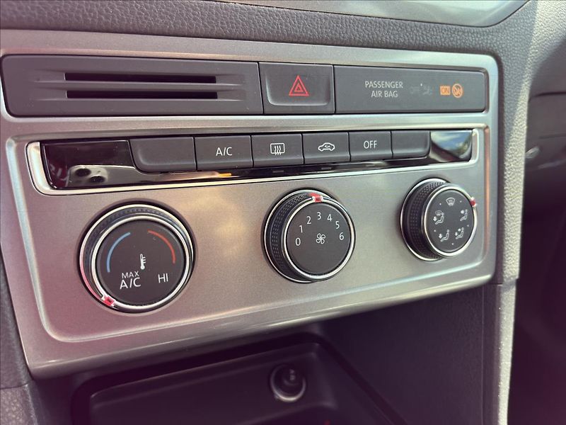Volkswagen Golf Sportsvan 1,4 TSi 92 kW  Klima, 8x Pneu - fotka 19 z 48