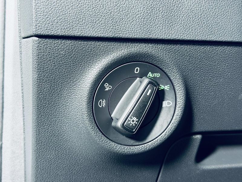 Škoda Karoq (2025) 1.5TSI*SPORT*360*5.LET.ZÁR - fotka 19 z 42