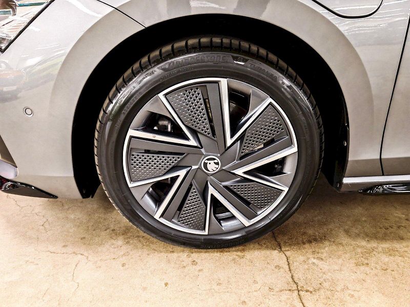 Škoda Superb (2025) iV 1.5 TSI 150 kW DSG Sportlin - fotka 33 z 33
