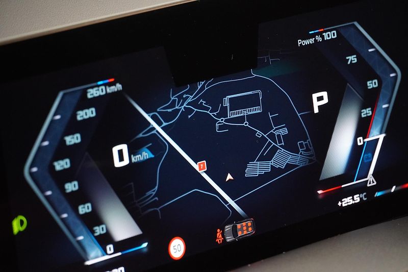 BMW X7 M60i,Xdrive,ČR,DPH,25000KM - fotka 21 z 46