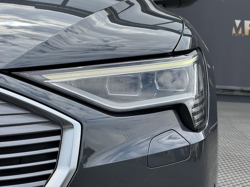 Audi e-tron (2020) Quattro 230kW Advanced, PANO - fotka 44 z 54