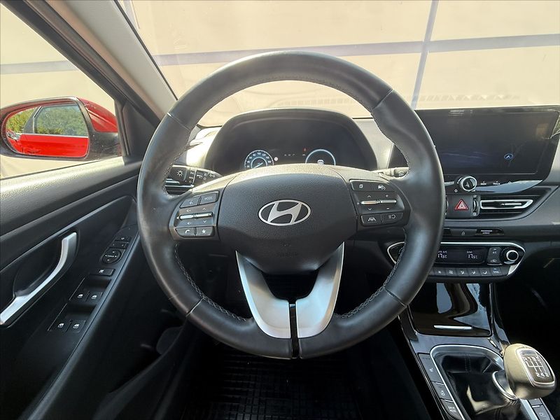 Hyundai i30 1,5 T-GDI 103kW Style - fotka 8 z 23