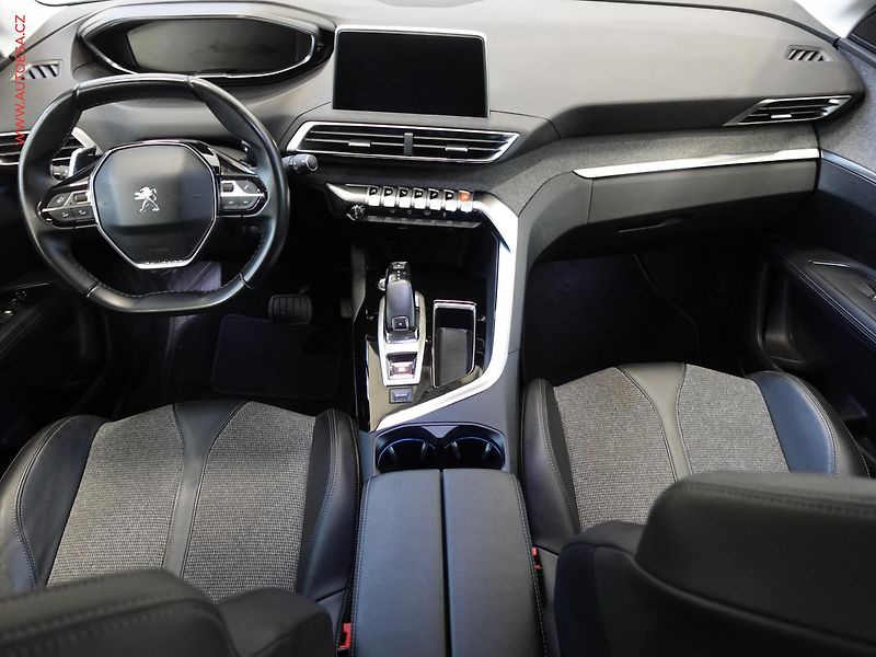 Peugeot 3008 (2019) 1.2PT, Allure, AT, navi - fotka 8 z 22