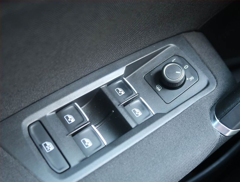 Volkswagen Touran (2018) Comfortline 1.4 TSI, Automat - fotka 16 z 22