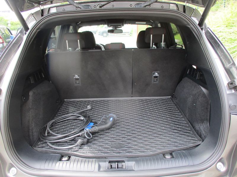 Ford Kuga 2.5 PHEV ST-LINE 29tkm! - fotka 33 z 50