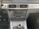BMW Řada 3 (2006) 2.0i 318i, AC, park.asist - náhled 12