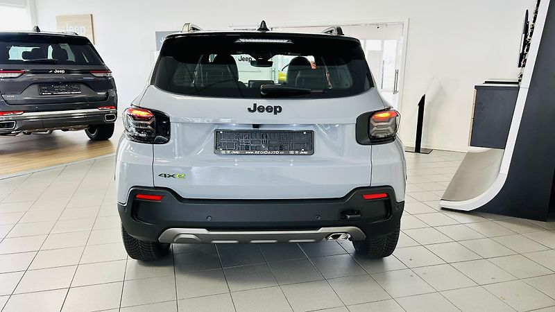Jeep Avenger 1.2i 145k 4xe Upland  - fotka 3 z 13