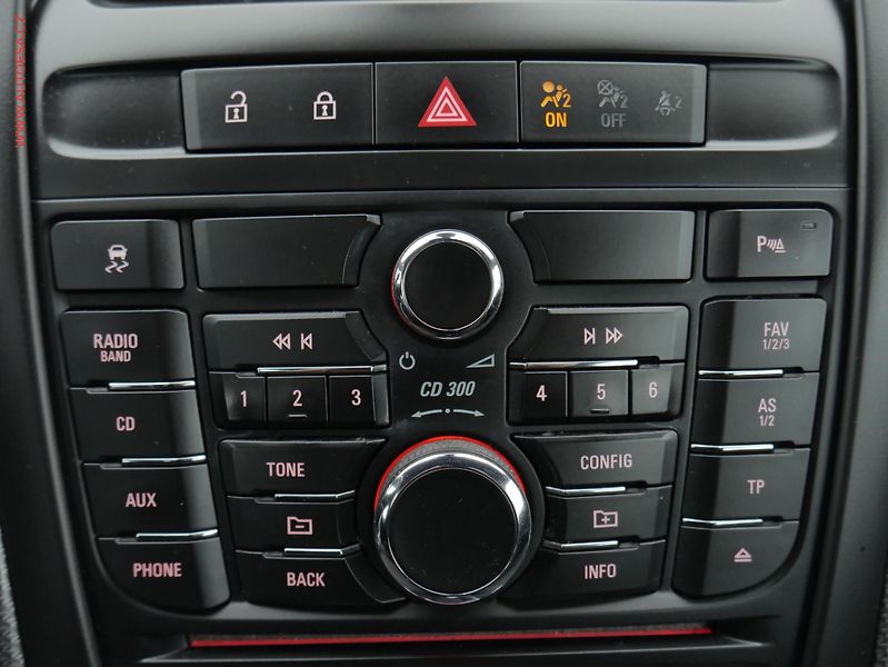 Opel Cascada (2013) 1.4i, AC, výhřev sed - fotka 16 z 21