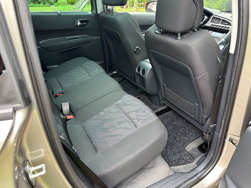 Peugeot 3008 (2011) 1.6Thp 115kw - fotka 15 z 27