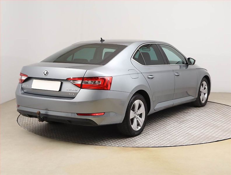 Škoda Superb (2016) 2.0 TDI 4x4, 4X4, Bi-Xenony - fotka 5 z 28