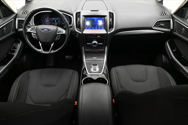 Ford S-MAX 2,0 EcoBLUE 140 kW AT8 7MÍST Z - fotka 16 z 32