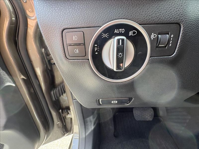 Mercedes-Benz Třídy B 1,6 200i 115kW AT,Výhřev,Kamer - fotka 5 z 37