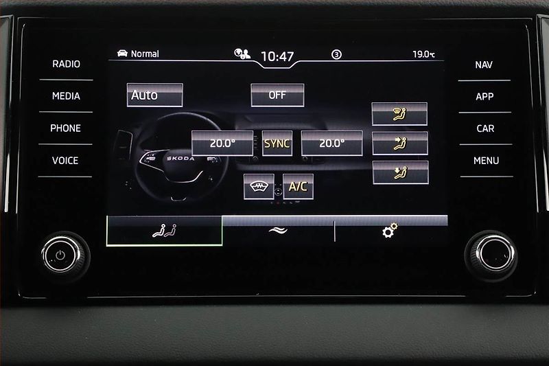 Škoda Karoq (2025) 2.0 TSI - fotka 16 z 25