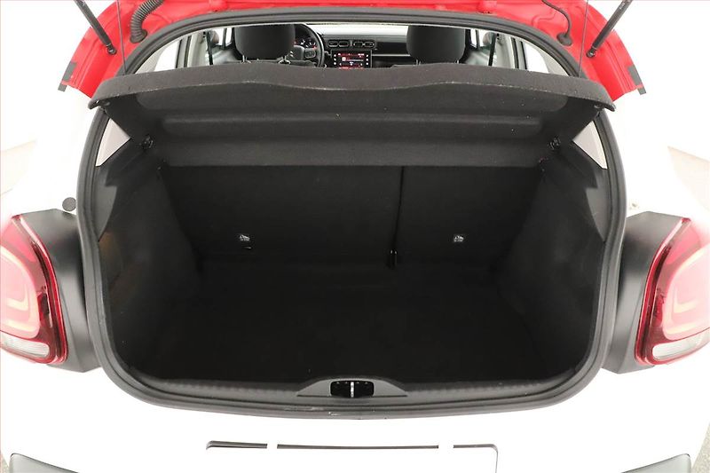 Citroën C3 (2020) 1.2 PureTech, Tempomat - fotka 10 z 17