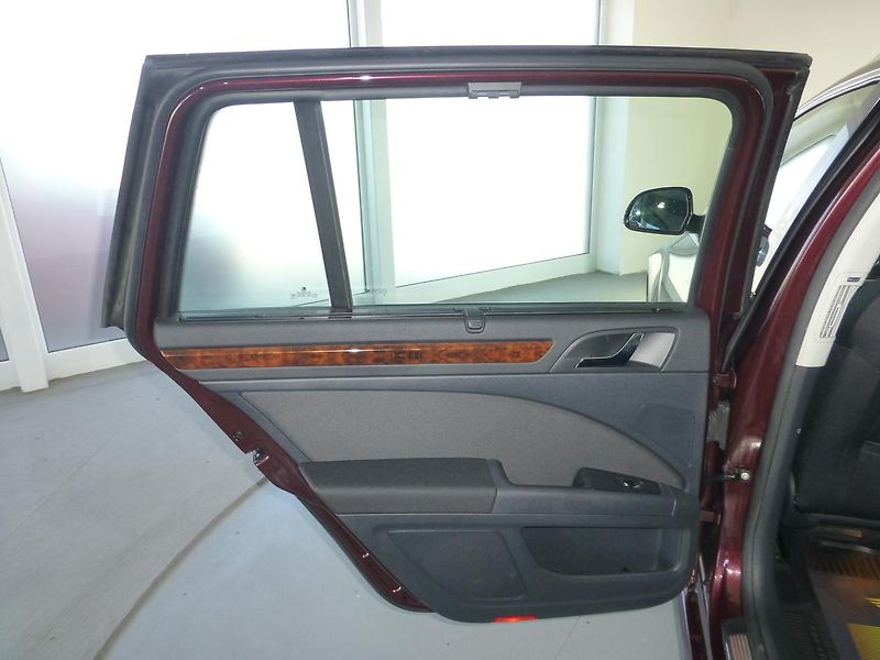 Škoda Superb (2013) 2,0TDI*VYHŘ.S**XENONY**WEBASTO - fotka 15 z 32