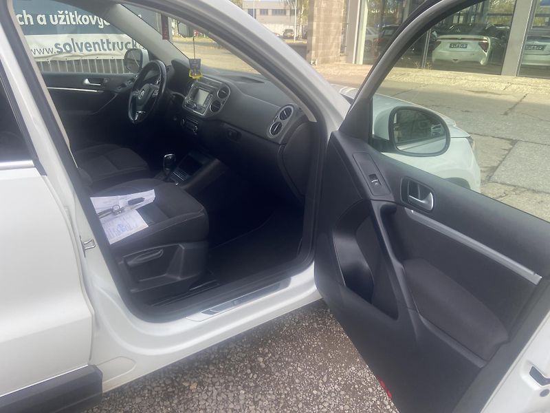 Volkswagen Tiguan (2014) 2.0 TDI - R-line CUP 4x4 - fotka 16 z 47