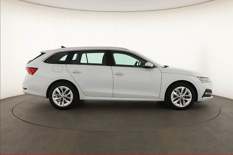 Škoda Octavia (2022) 2.0 TDI, ČR,1.maj, Serv.kniha - fotka 6 z 20