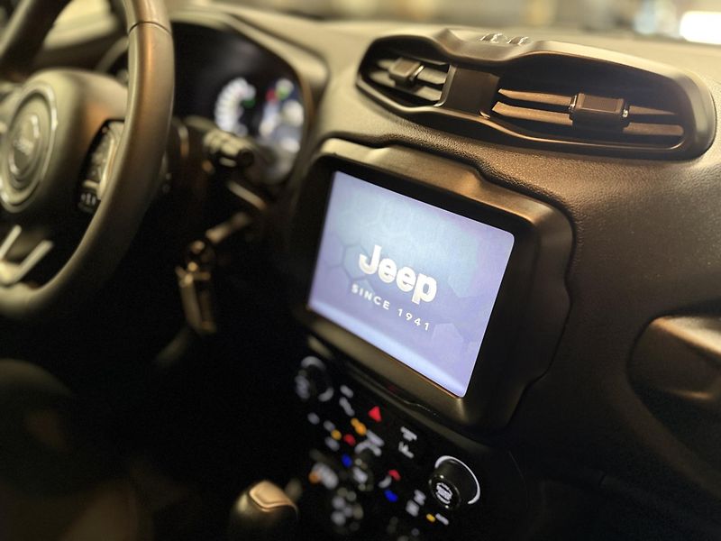Jeep Renegade (2022) T4 PHEV,4X4, DOJEZD 50KM - fotka 25 z 33