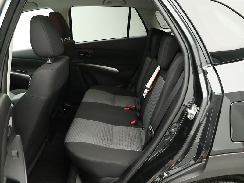 Suzuki S-Cross 1,4 Hybrid Allgrip CZ Premium - fotka 14 z 30